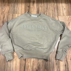 Essentials Crew Neck